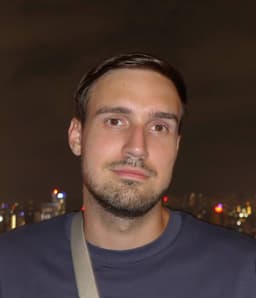 Влад Куклев